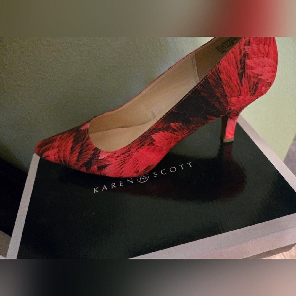 Karen Scott Vibrant Red Patterned Heels